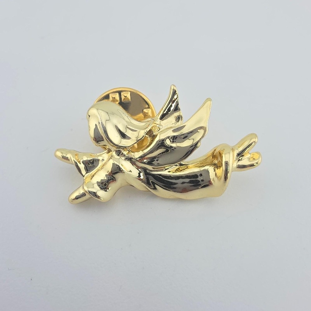 Vtg GIGI GIUSTI Lapel Pin Brooch Guardian Angel Flying Angel Frosted Gold Plate